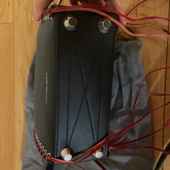 Like new Alexander McQueen runway box bag - Picture 10 of 10